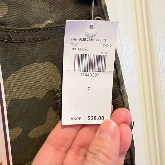 Elite Jeans Womens Camo Shorts 7/28 High Rise Stretch Distressed Casual Outdoor - Picture 5 of 17